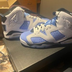 I am selling a brand new pair of Jordans.